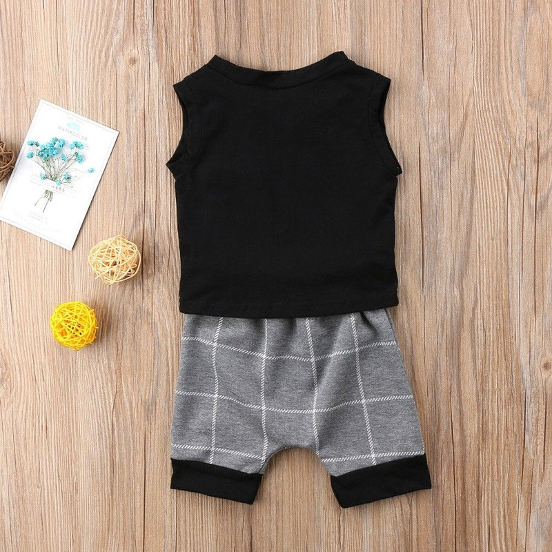 Sleeveless T-Shirt Top With Shorts