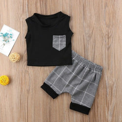 Sleeveless T-Shirt Top With Shorts